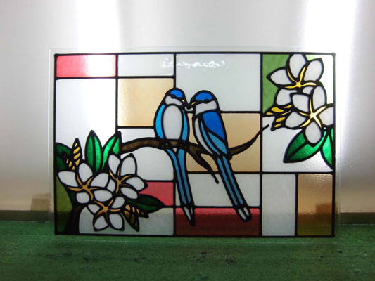 レトロモダンなステンドグラス風装飾ガラスの施工事例5つまとめ 