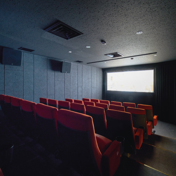 建築家島田陽が映画館の吸音 消臭に採用 12号掲載 カーボンゼロに貢献 国産桧の内壁材 Class1 Architect